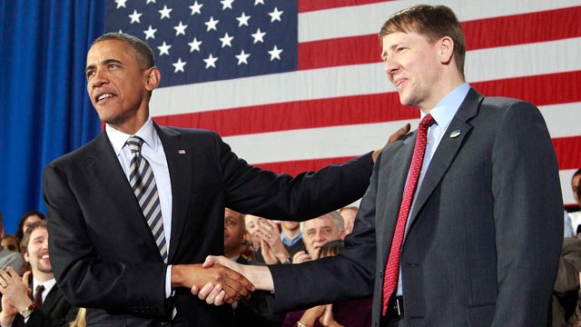 PHOTO: President Barack Obama shakes hands with Richard Cordray before speaking about the economy on Jan. 4, 2012 at Shaker Heights High School in Shaker Heights, Ohio.