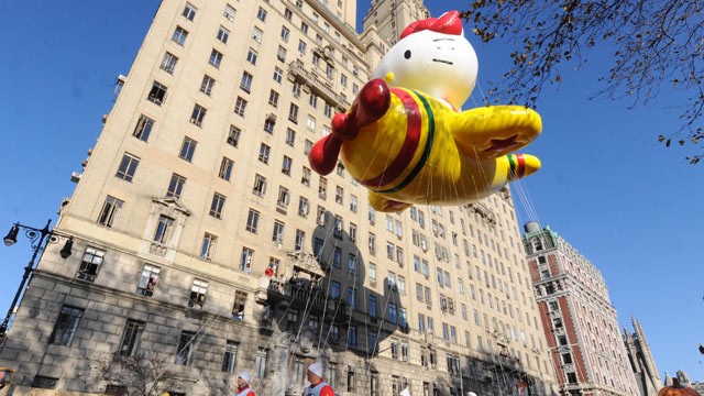 PHOTO: The Hello Kitty Balloon makes it's way down New York's Central Park West in the 86th annual Macy's Thanksgiving Day Parade, Nov 22, 2012.