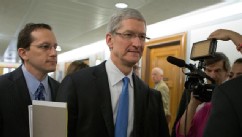PHOTO: Apple CEO Tim Cook arrives on Capitol Hill, in Washington, May 21, 2013, to testify before the Senate Homeland Security and Governmental Affairs Permanent subcommittee on Investigations.