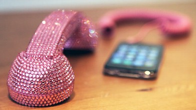 PHOTO: Native Union's Crystal Pink Pop handset is shown.