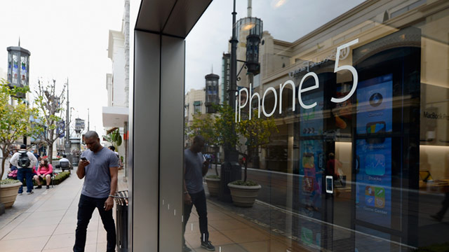 PHOTO: Apple store