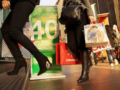Stick to a Holiday Budget With These Savings Secrets