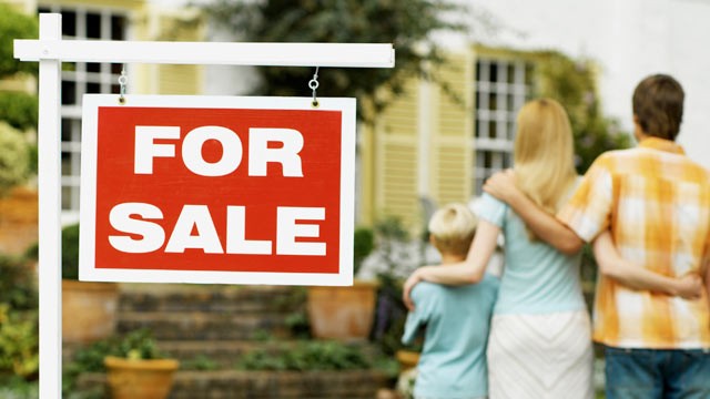 PHOTO: Real estate website Zillow.com conducted a survey and 42 percent of respondents thought homes went up in value 7 percent a year, when the real answer is 2 to 5 percent a year.