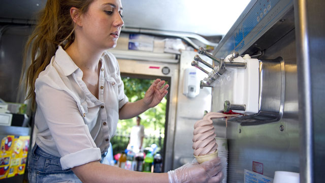 PHOTO: Maeve OBrien serves ice cream from the Original Boston Frosty truck in Boston, Mass.
