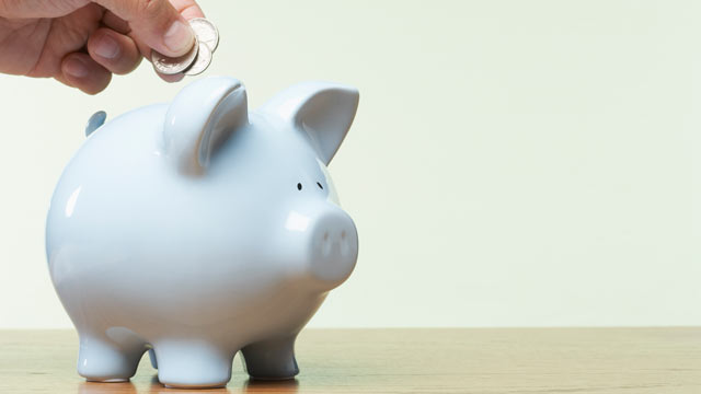 PHOTO: A contest encourages tax-filers to save their tax refunds.
