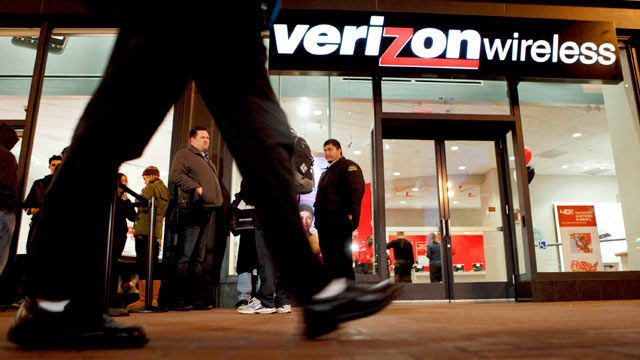PHOTO: A Verizon Wireless store in San Francisco, Calif. is shown in this Feb. 10, 2011 file photo.