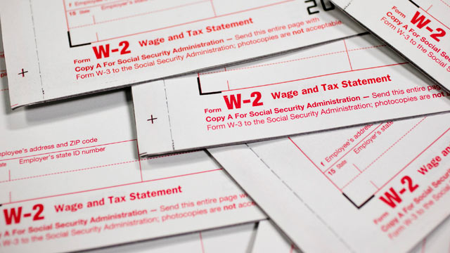 PHOTO: Eearly tax filers receive higher average returns.