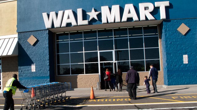 PHOTO: The National Labor Relations Board (NLRB) isn't stopping planned Black Friday protests in front of Walmart stores just yet.