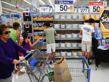 What Walmart's Slump Could Mean for Holiday Shoppers