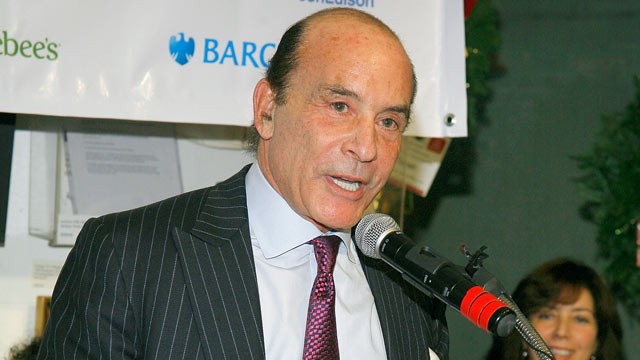 PHOTO:CEO of Apple-Metro Inc Zane Tankel speaks at the Camp Brooklyn charity auction at Mickey Mantle's Restaurant & Sports Bar, Dec. 9, 2009, in New York City.
