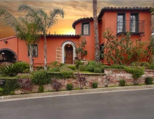 Ali Landry Lists Home