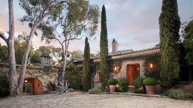 Drew Barrymore Lists Home