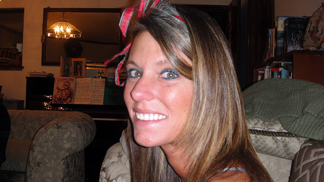 PHOTO: Emily Leach says she accidentally gave away a winning lottery ticket worth $260,000 after facing pressure for a man begging for her help.
