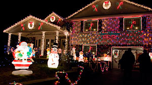 PHOTO Faucher family house lit up with decorations for the holiday season of 2010