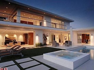 Photos: 'Friends' Star Re-Lists Hollywood Hills Home