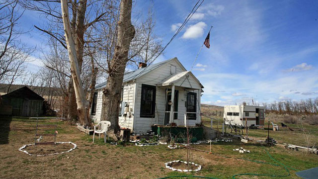 PHOTO: Old " Monse " General Store in Monse, Washington.