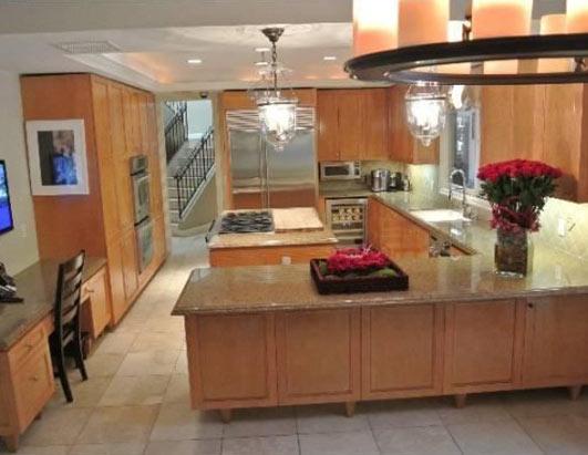 Chris Pratt and Anna Faris Buy Hollywood Home