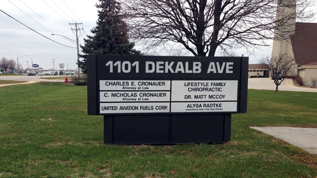 PHOTO: Chicagos Regional Transportation Authority is suing United Airlines and American Airlines for running "sham" operations in a suburban town to avoid paying state taxes.