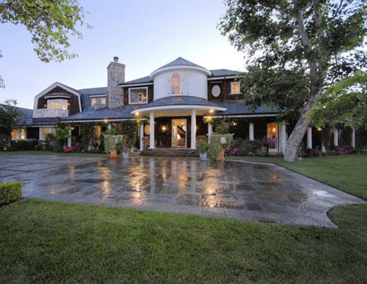 Jessica Simpson buys Sharon Osbourne's Old House