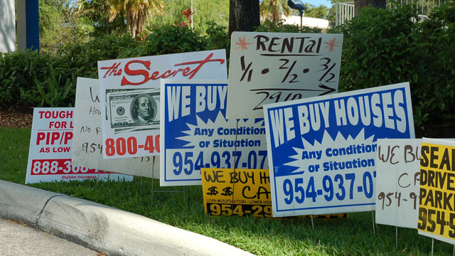PHOTO: The city of Hollywood, Fl. (pictured) and Oakland Park, Fl. are using robo-calling to fight illegal signs that have proliferated on public and private property.