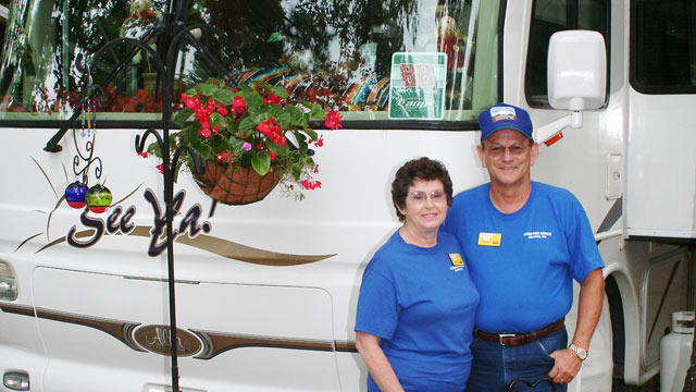 PHOTO: Richard and Reta Averill have held volunteer and paid Workamping positions, where they live in a camper and work nearby seasonal jobs in factories.