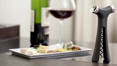 PHOTO: Verseur wine opener.