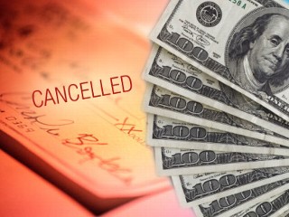 The National Consumers League is warning that recession-related scams continue to flourish, as desperate consumers look for ways to make a buck. 