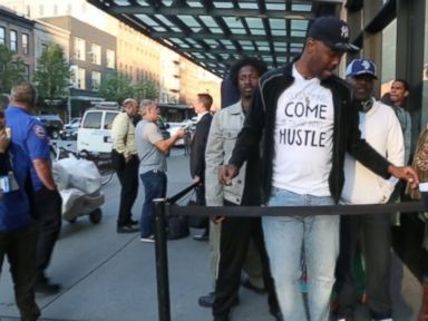 Hire This Guy to Wait in Line for iPhone 6