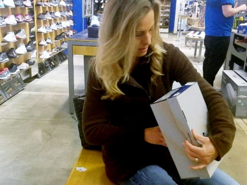 PHOTO: ABC News Becky Worley shops in a mall in Columbus, Ohio.