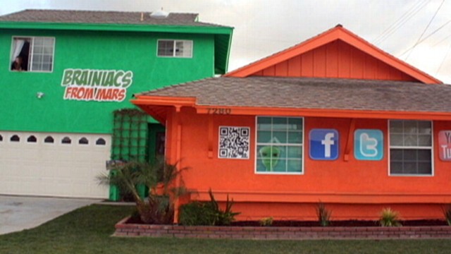 VIDEO: Arizona business will pay mortgage of people who decorate their homes with ads.