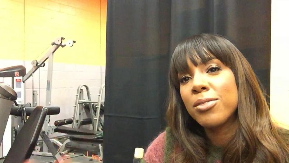 Kelly Rowland Helps Kids Celebrate Halloween in Newark Video Kelly Rowland Helps Kids Celebrate Halloween in Newark Video