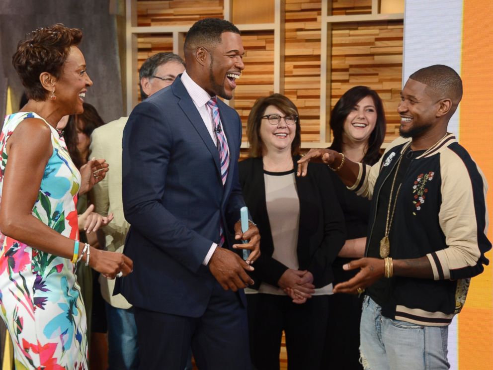 PHOTO:Michael Strahan brings best friend Usher to his first full-time day at GMA.