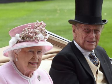 Queen, Philip Leave for Christmas Trip After Delay