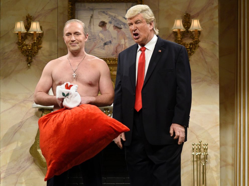 PHOTO: Beck Bennett as Russian President Vladimir Putin and Alec Baldwin as Donald Trump during the Donald Trump Christmas Cold Open sketch on December 17, 2016.