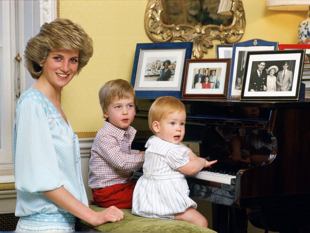 PHOTO: Diana, Princess of Wales with her sons, Prince William and Prince Harry, at the piano in Kensington Palace, Oct. 4, 1985.