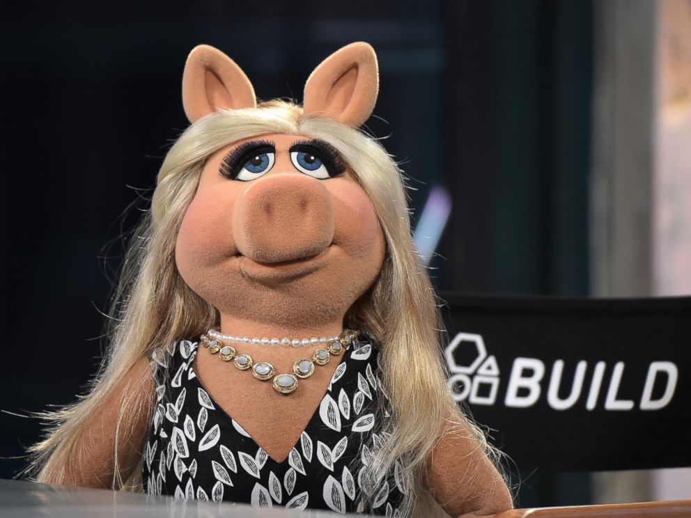 PHOTO: Miss Piggy, Up Late With Miss Piggy at AOL Studios In New York on Feb. 1, 2016 in New York.
