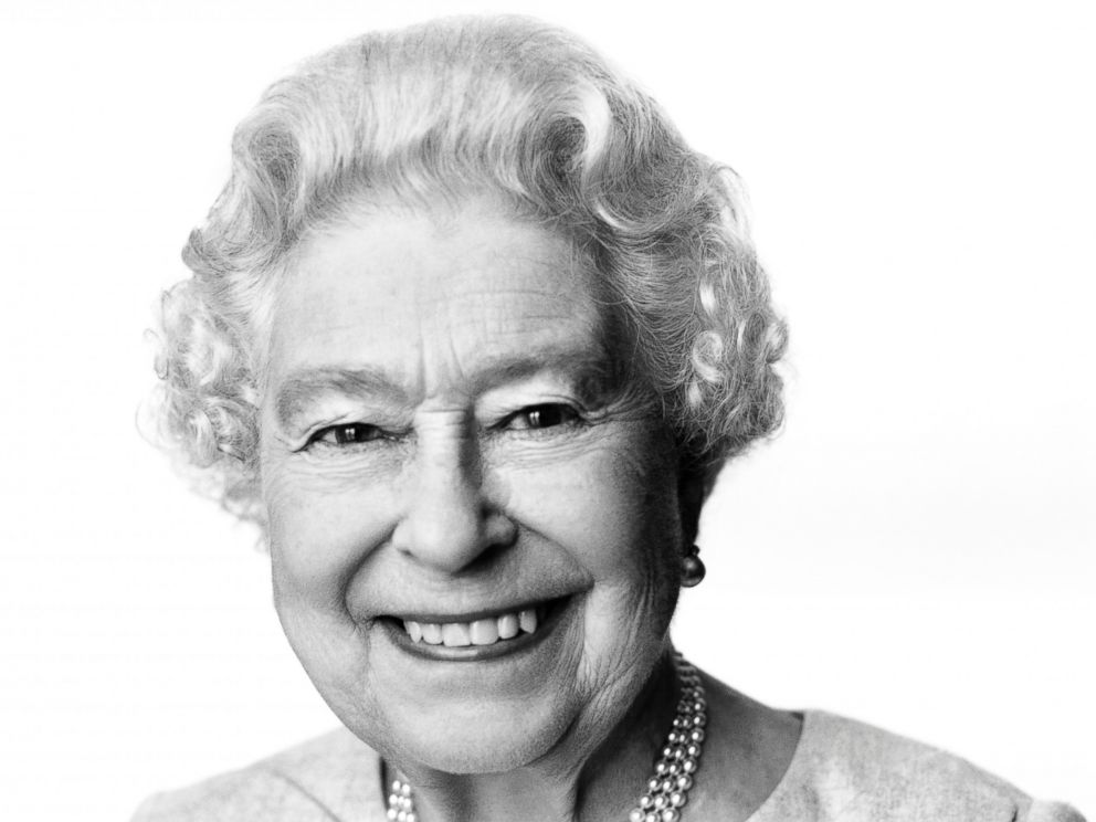 PHOTO: Queen Elizabeth II