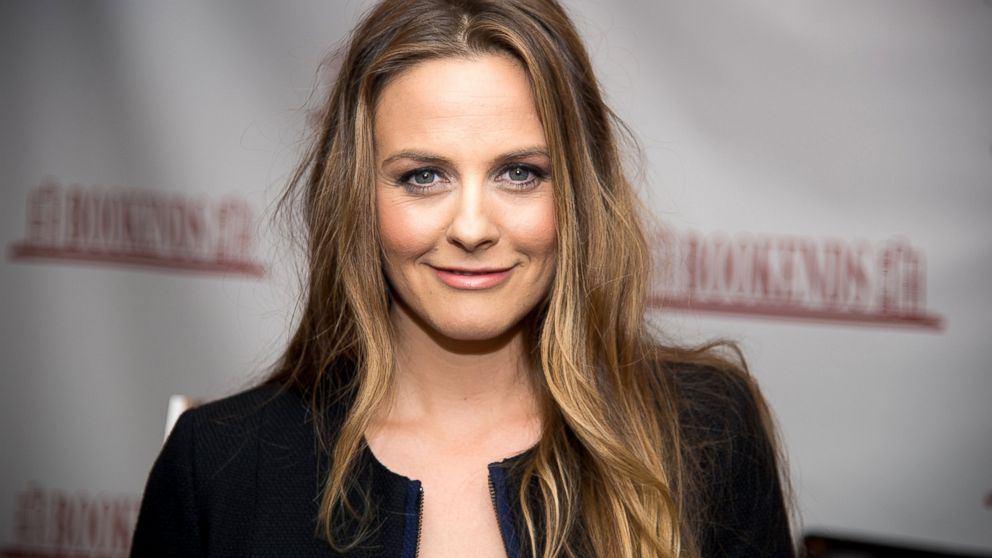 GTY_alicia_silverstone_book_sk_140416_16