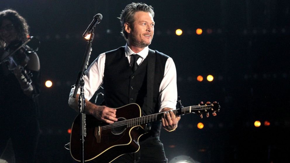 Blake Shelton Pays Tribute To Late Brother Richie Abc News 