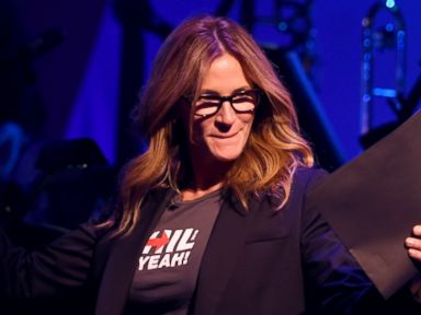 Julia Roberts Shows Her Support For Hillary Clinton