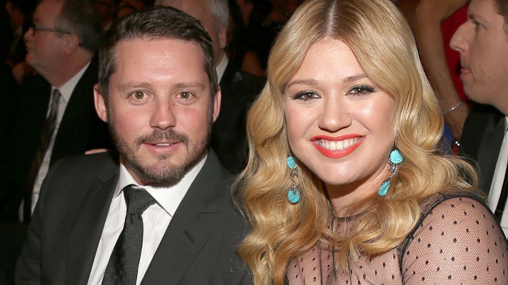 PHOTO: Kelly Clarkson Talks Family