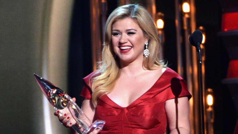 PHOTO: In this file photo, Kelly Clarkson is pictured on Nov. 6, 2013 in Nashville, Tenn.