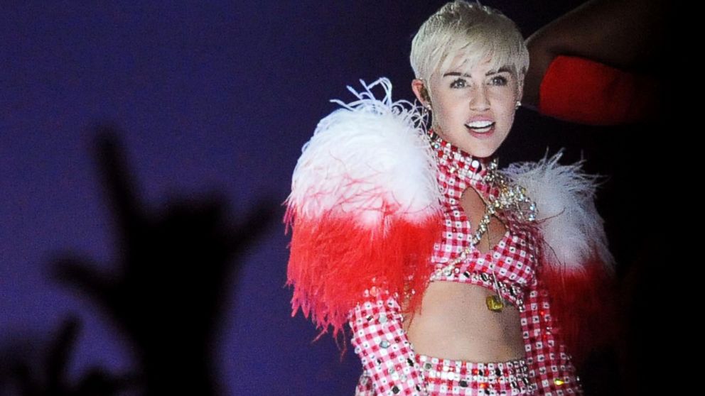PHOTO: Miley Cyrus performs at Philips Arena, March 25, 2014, in Atlanta.