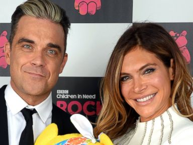 Watch Robbie Williams Sing 'Let It Go' While His Wife Gives Birth