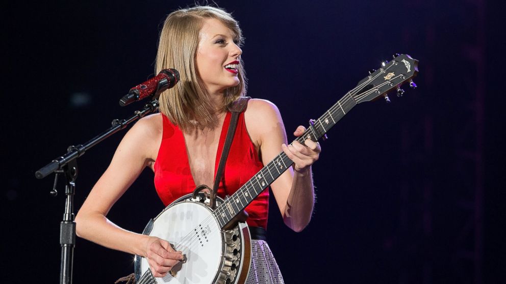 PHOTO: Taylor Swift performs on June 12, 2014 in Singapore.