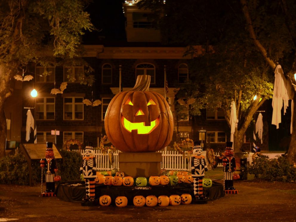 Halloweentown is Real!! | Her Campus