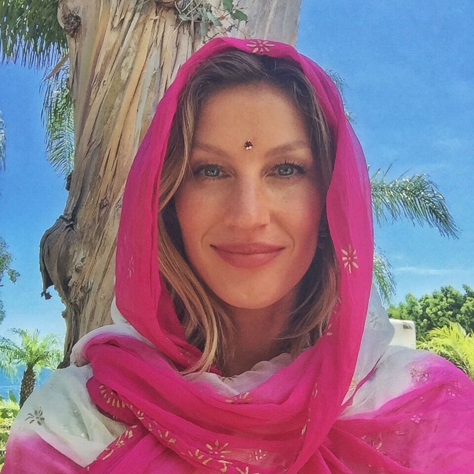 Gisele Shares a Selfie From Set Picture Gisele Bundchen Through the