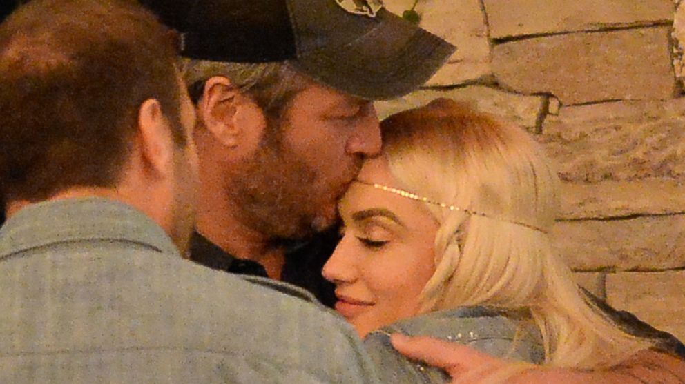 Blake Shelton and Gwen Stefani Caught Kissing in California ABC News