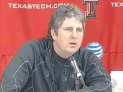 VIDEO: Texas Techs Mike Leach blames his teams performance on their fat girlfriends.