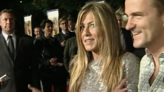 VIDEO: Justin Theroux started seeing Aniston while living with girlfriend of 14 years.